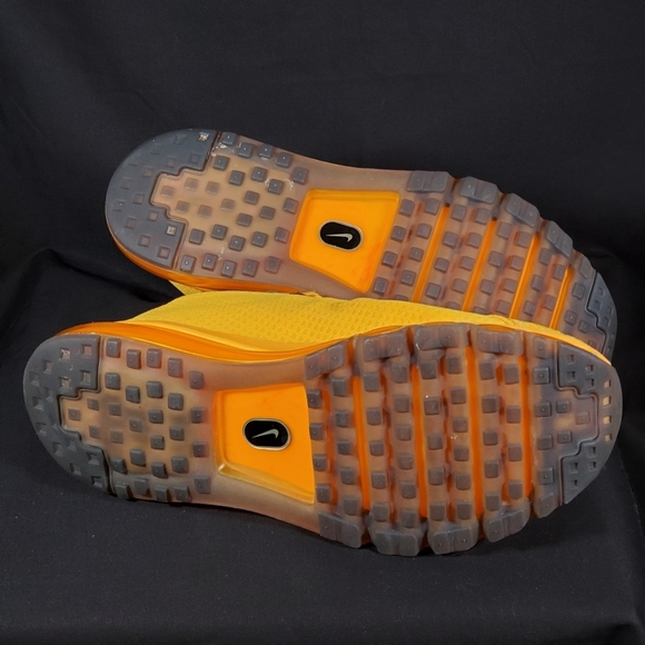 Nike - Picture 7 of 7